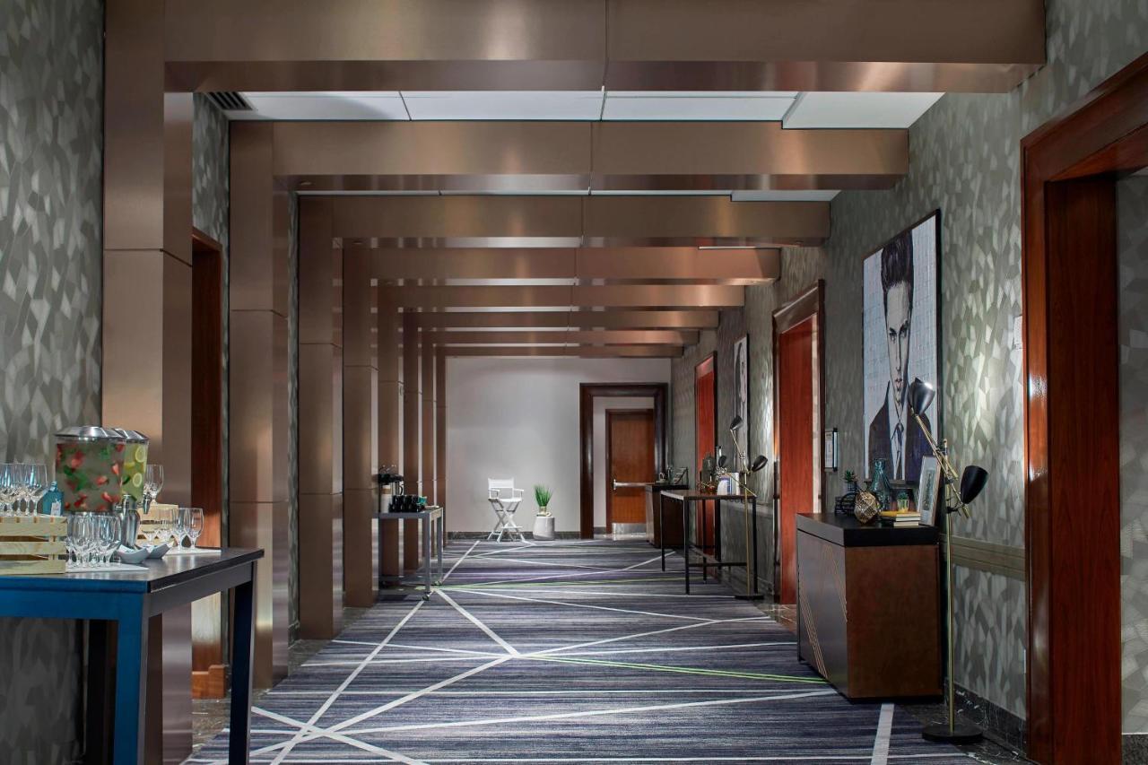 Renaissance Midtown Hotel 4*