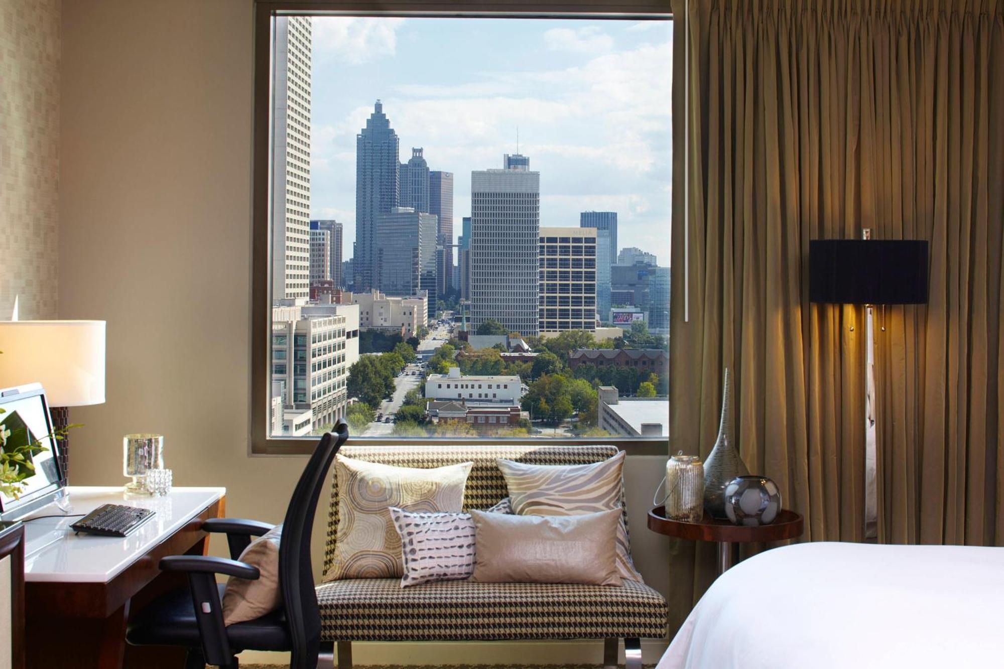 Renaissance Midtown Hotel