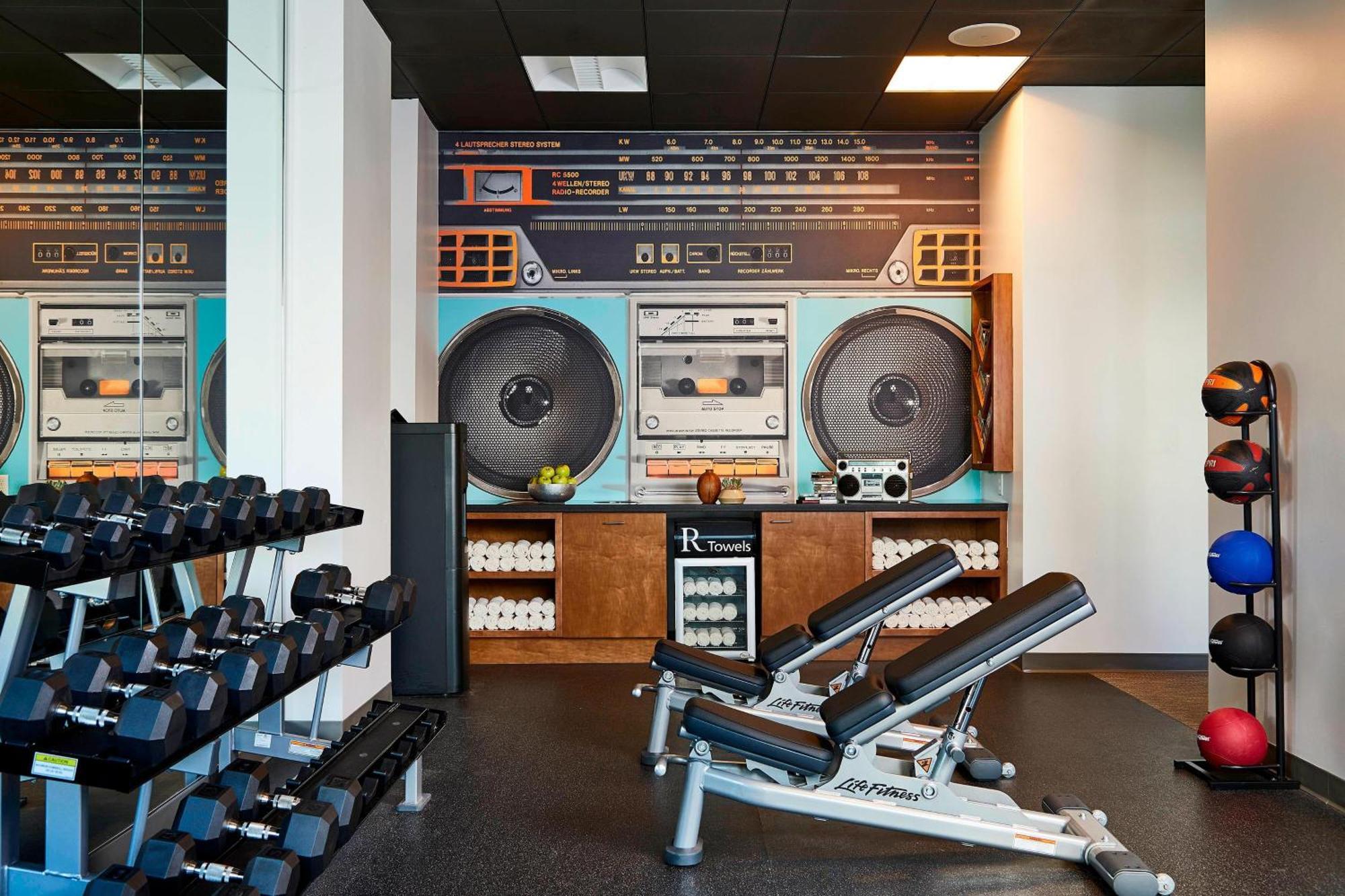 Renaissance Midtown 4*